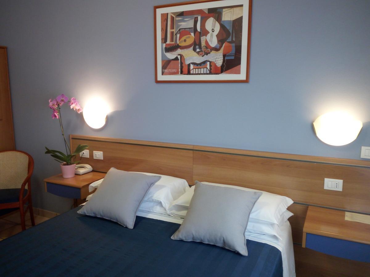 Hotel San Lorenzo Pegognaga Phòng bức ảnh